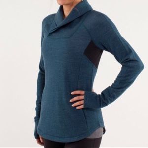 Lululemon pullover size 2